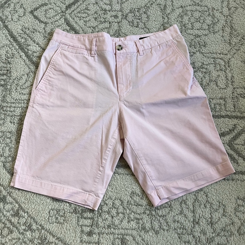 Bonobos shorts slim, 9 inches. Gently worn. Smoke free and pet free home!
